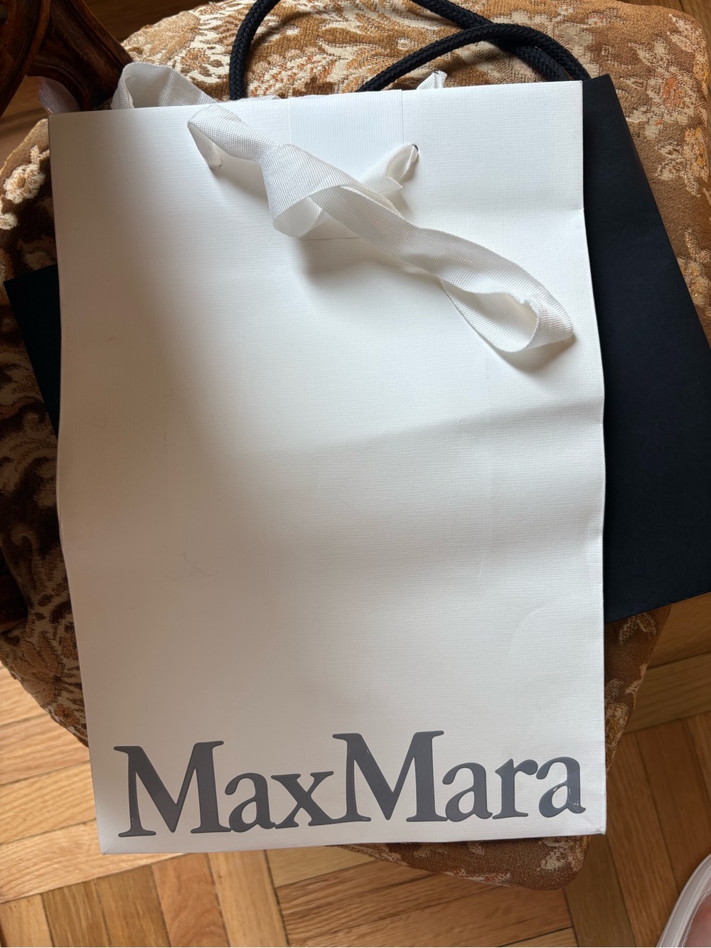 MaxMara White Shopping Bag and Gift Box Luxury Brand Shopping Bag